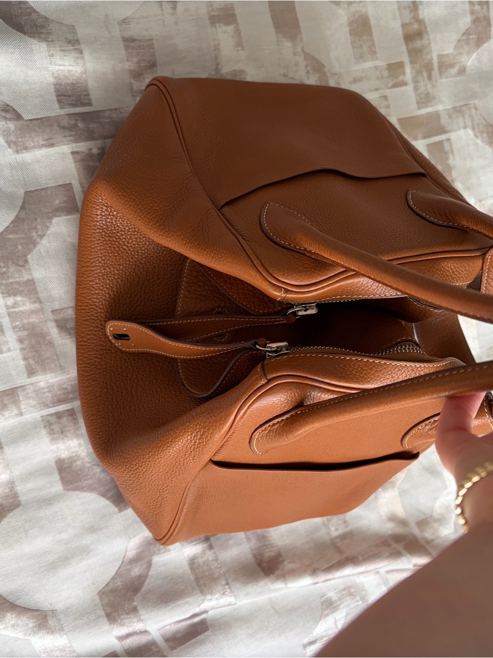 Hermes Brown Leather Shoulder Bag in Tan-Cognac Tone - Picture 6 of 7